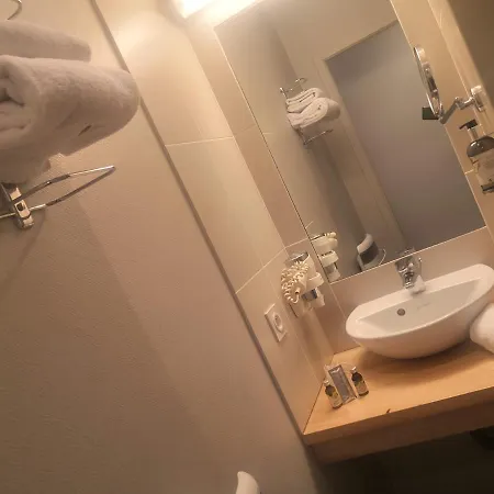 Logis Le Nouvel Hotel