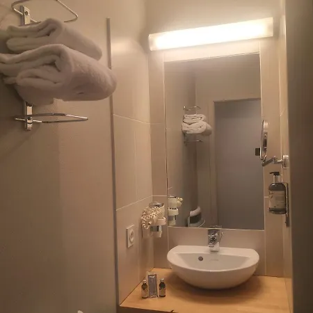 Hotel Logis Le Nouvel 3*